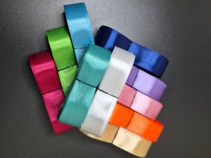 Набір атласних стрічок 2,5 см, 10 відрізків по 10 м